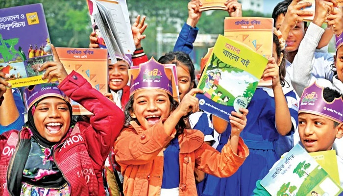 শিক্ষকদের দ্বন্দ্বে নতুন বই পায়নি ৩০০ শিক্ষার্থী শিক্ষকদের দ্বন্দ্বে নতুন বই পায়নি ৩০০ শিক্ষার্থী
