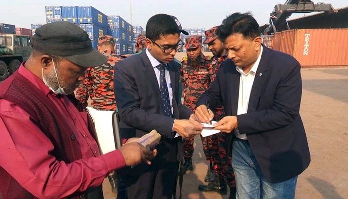 হাজী সাবের টিম্বারকে ২ লাখ টাকা জরিমানা হাজী সাবের টিম্বারকে ২ লাখ টাকা জরিমানা