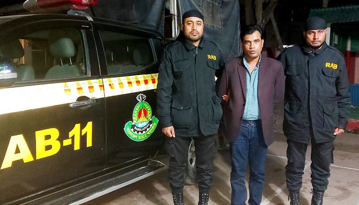 স্ত্রীর চেম্বার দেখিয়ে নিজেকে ডাক্তার দাবি স্ত্রীর চেম্বার দেখিয়ে নিজেকে ডাক্তার দাবি