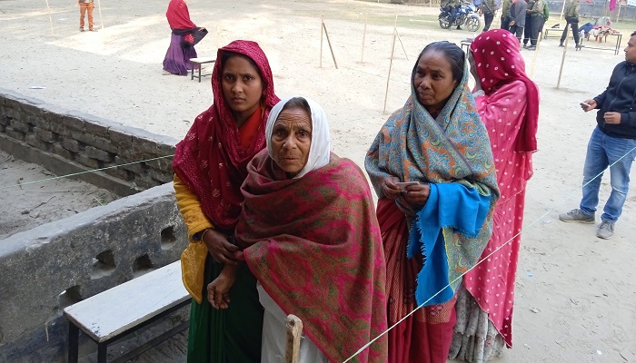 ‘হামরা আগোত ভোট দিছোনো মার্কাত সিল মারিয়া, এলা মেশিনত বাহে’ ‘হামরা আগোত ভোট দিছোনো মার্কাত সিল মারিয়া, এলা মেশিনত বাহে’