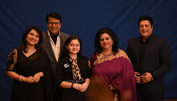 আলমগীর-রুনা লায়লা পরিবারের সঙ্গে যুক্ত হলেন ফেরদৌসও আলমগীর-রুনা লায়লা পরিবারের সঙ্গে যুক্ত হলেন ফেরদৌসও
