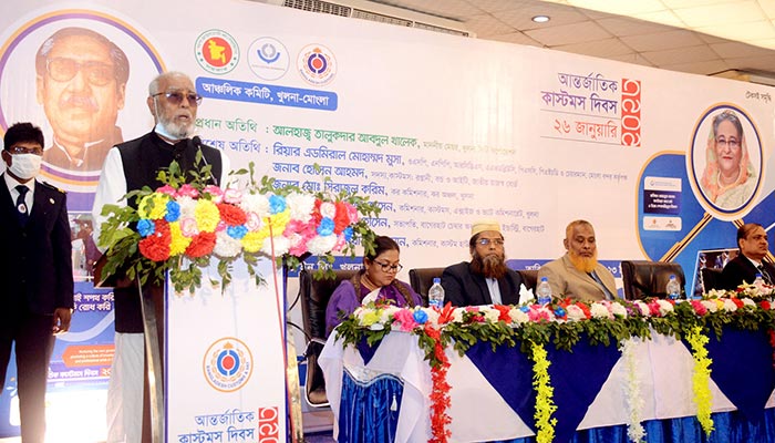 বিমান ও স্থলবন্দরে এক বছরে জব্দ অর্ধটনের বেশি স্বর্ণ বিমান ও স্থলবন্দরে এক বছরে জব্দ অর্ধটনের বেশি স্বর্ণ
