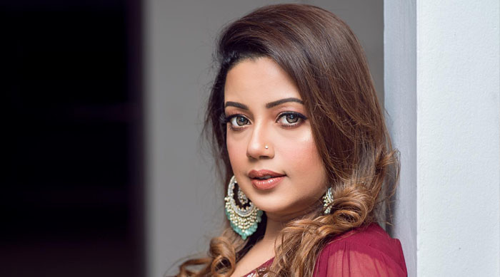 তিন গানে কণ্ঠ দিয়েছেন কনা, সঙ্গে গেয়েছেন রিজভী তিন গানে কণ্ঠ দিয়েছেন কনা, সঙ্গে গেয়েছেন রিজভী
