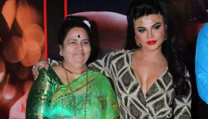রাখি সাওয়ান্ত মা হারালেন রাখি সাওয়ান্ত মা হারালেন