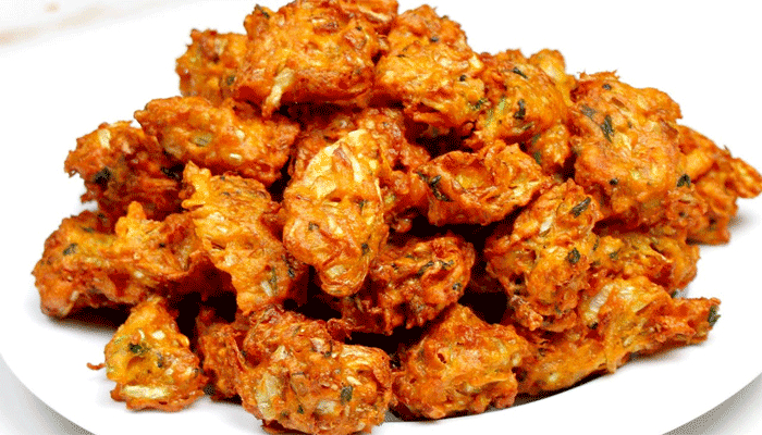 বিকেলের নাশতায় মচমচে বাঁধাকপির পাকোড়া