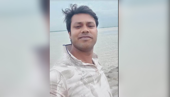 চরভদ্রাসনে যুবককে কুপিয়ে জখম