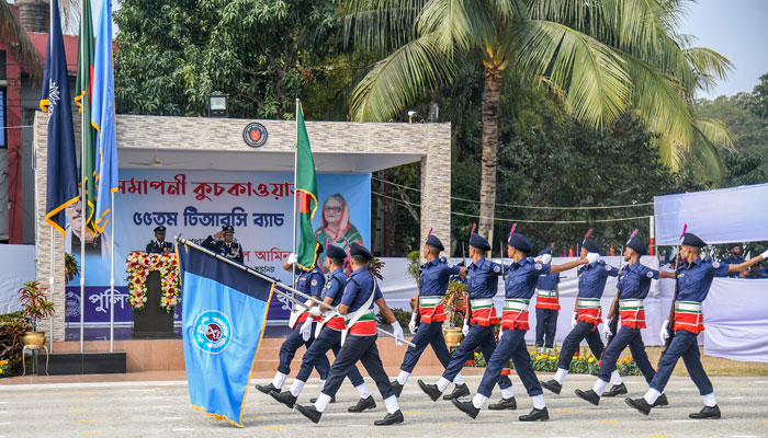 পুলিশের ট্রেইনি রিক্রুট কনস্টেবলদের প্রশিক্ষণ সমাপনী কুচকাওয়াজ