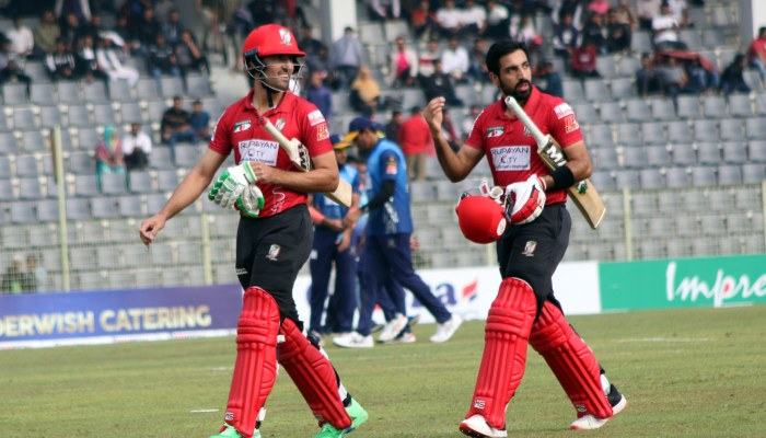 ঢাকার বিপক্ষে বরিশালের লড়াকু পুঁজি