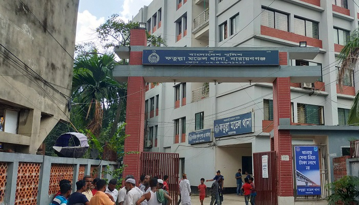 মরা গরুর মাংস বিক্রির অভিযোগে ব্যবসায়ী আটক