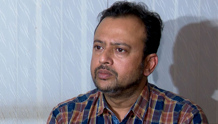 দেশে হিন্দি ছবি আনার পক্ষে আমরা: রিয়াজ