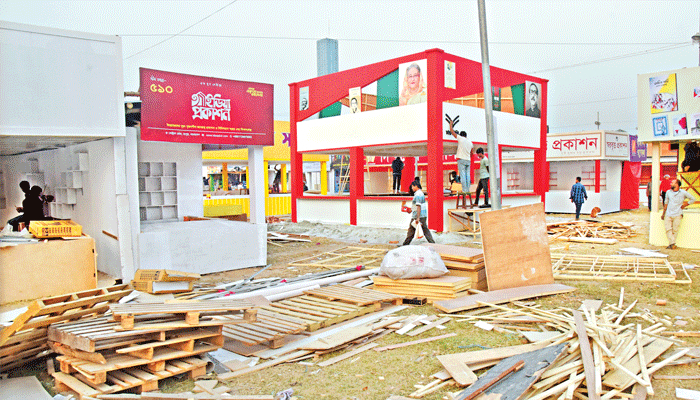 শেষ মুহূর্তের প্রস্তুতি, কাল বসছে প্রাণের মেলা