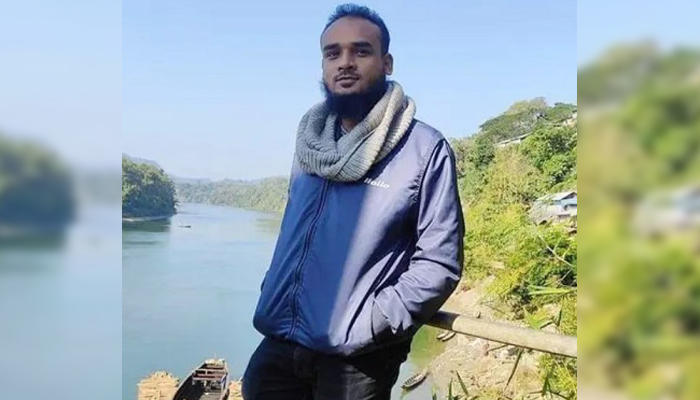ধর্মীয় পরিচয়ে আটকে আছে রতনের শেষ বিদায়