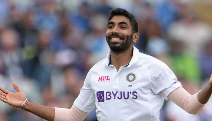 বুমরাহকে নিয়ে ‘তাড়াহুড়ো’, সতর্ক করলেন রোহিত