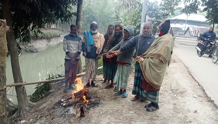 ‘মেম্বাররে ভোট দেই নাই, তাই কম্বলও দেয় নাই’