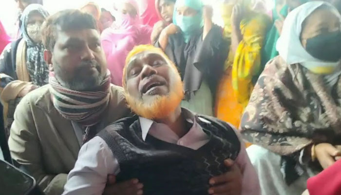 গাংনীতে ড্রাম ট্রাকের ধাক্কায় প্রাণ গেল শিক্ষিকার