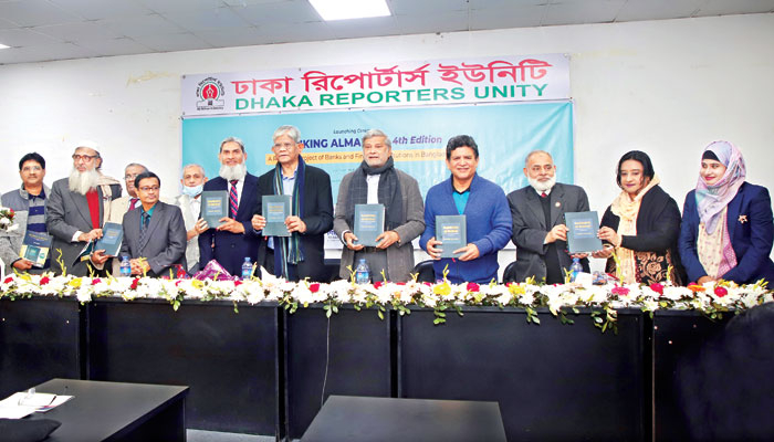 সংকট বেড়েছে কম আয়ের মানুষের