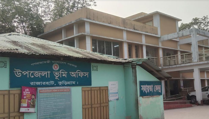 ভূমি অফিসের তালা ভেঙে ভাঙচুরের ঘটনায় মামলা