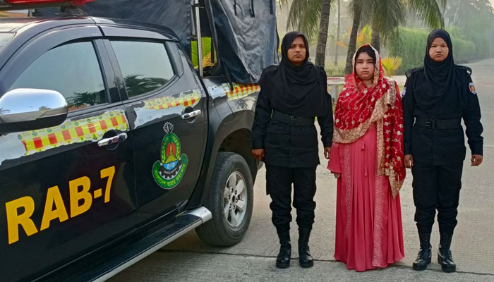 স্বামীকে হত্যা করে পালিয়ে থাকার অভিযোগ, গ্রেপ্তার স্ত্রী