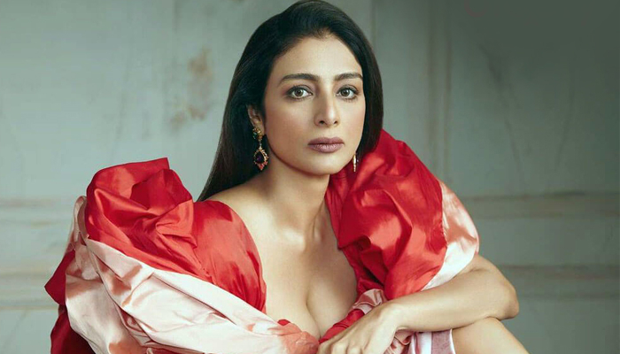 বয়স ৫৩, ক্যামেরার সামনে এখনও তরুণী টাবু