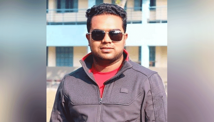 স্বর্ণের বার ছিনতাইয়ের অভিযোগে বালিয়াকান্দি ছাত্রলীগ সভাপতি গ্রেপ্তার স্বর্ণের বার ছিনতাইয়ের অভিযোগে বালিয়াকান্দি ছাত্রলীগ সভাপতি গ্রেপ্তার