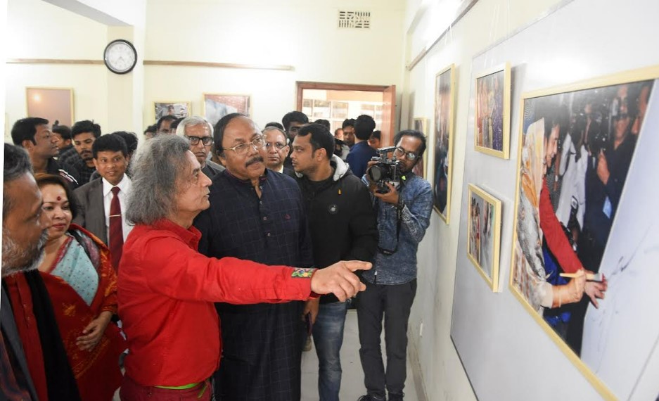 শিল্পী শাহাবুদ্দিনকে নিয়ে রাবিতে পাঁচ দিনের আলোকচিত্র প্রদর্শনী শুরু শিল্পী শাহাবুদ্দিনকে নিয়ে রাবিতে পাঁচ দিনের আলোকচিত্র প্রদর্শনী শুরু