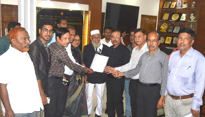 অবৈধ ইটভাটার কালো ধোঁয়ায় স্বাস্থ্য ঝুঁকিতে মানুষ অবৈধ ইটভাটার কালো ধোঁয়ায় স্বাস্থ্য ঝুঁকিতে মানুষ