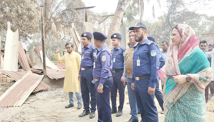 এসপি বললেন, ১৬ বছরের চাকরি জীবনে এমন ঘটনা দেখিনি এসপি বললেন, ১৬ বছরের চাকরি জীবনে এমন ঘটনা দেখিনি