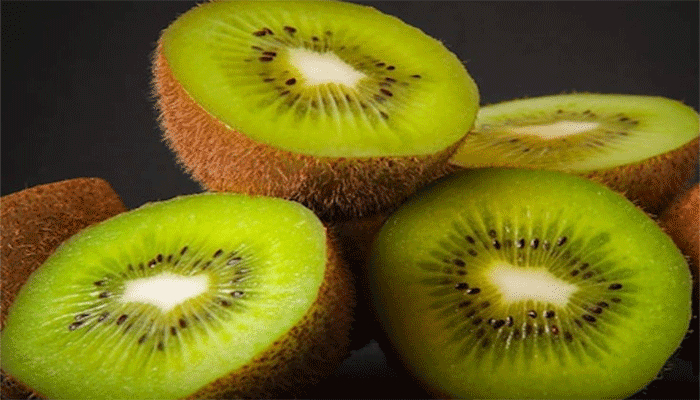 হজমশক্তি বাড়ায় কিউই ফল