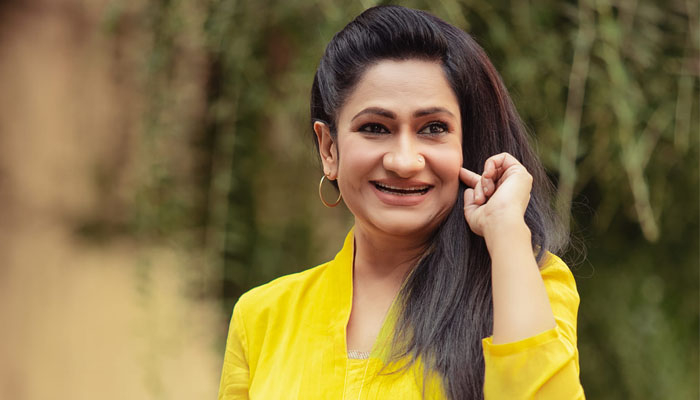 '১০ নম্বর কেকটা কাটলাম, ফোন রিসিভ করেছি শতাধিক'