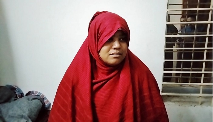 মেয়ের ধাক্কায় ইটের ওপর পড়ে বাবার মৃত্যু