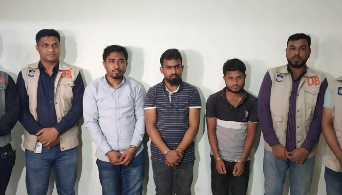 রোহিঙ্গাদের বাংলাদেশি বানানো চক্রের ৩ সদস্য গ্রেপ্তার