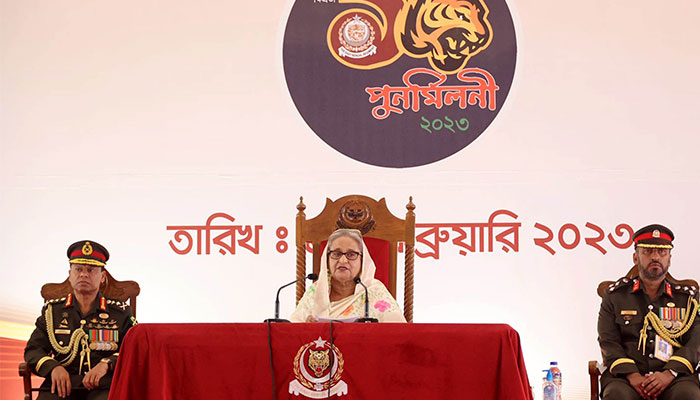বহিঃশক্তির আক্রমণ মোকাবিলায় সশস্ত্র বাহিনীকে সক্ষম করে গড়া হচ্ছে