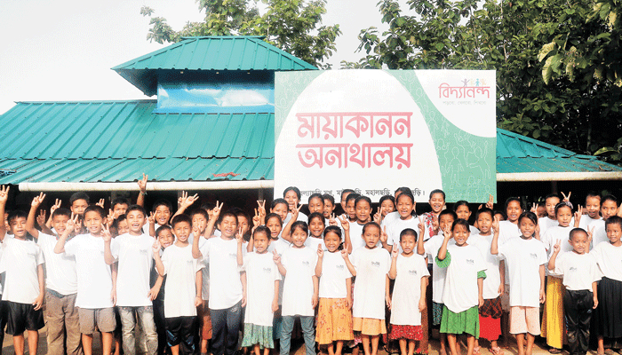 জীবনের গল্প শুনি