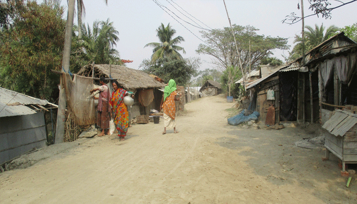 নদীর ভাঙনে দেড় হাজার পরিবার ভূমিহীন