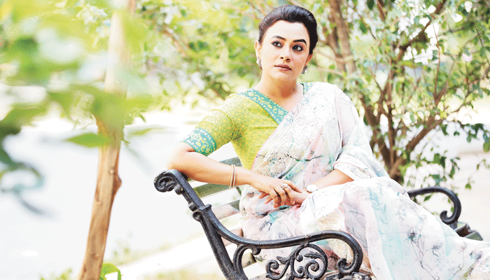 একাকিত্ব ঝেড়ে ফেলুন