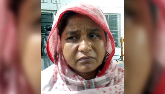 ফুল কেনার টাকা চাওয়ায় সৎ মায়ের হাতে খুন হয় সুমাইয়া