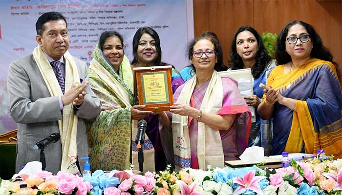 রাজশাহী ও ময়মনসিংহ বিভাগের দশ নারী পেলেন শ্রেষ্ঠ জয়িতা পুরস্কার