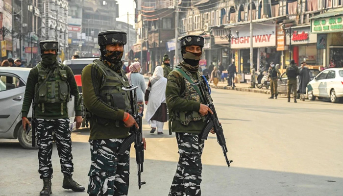 কাশ্মীর থেকে সেনা প্রত্যাহারের কথা ভাবছে ভারত