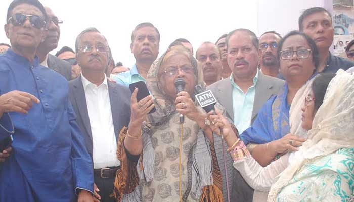 এক মুহূর্তের জন্য রাজপথ ছাড়ব না: সেলিমা রহমান
