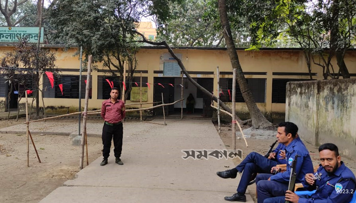 ব্রাহ্মণবাড়িয়ায় উপনির্বাচন: শান্তিপূর্ণ ভোট গ্রহণ চলছে, উপস্থিতি কম