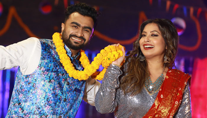 নাচার ভয়ে ভিডিওতে না আসা কোনাল নাচলেন ইমরানের সঙ্গে