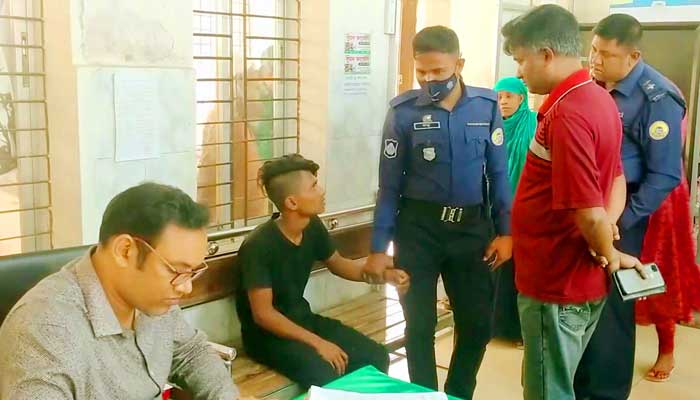 স্ত্রীকে ‘হত্যার’ অভিযোগে স্বামী আটক স্ত্রীকে ‘হত্যার’ অভিযোগে স্বামী আটক