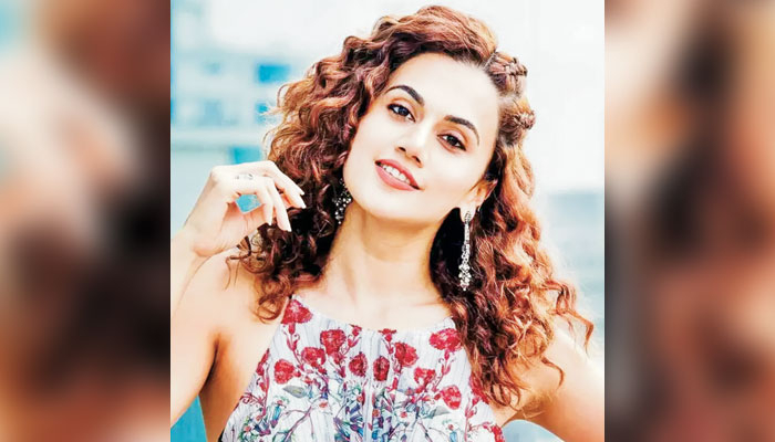 তাপসীর বিরুদ্ধে মামলা তাপসীর বিরুদ্ধে মামলা