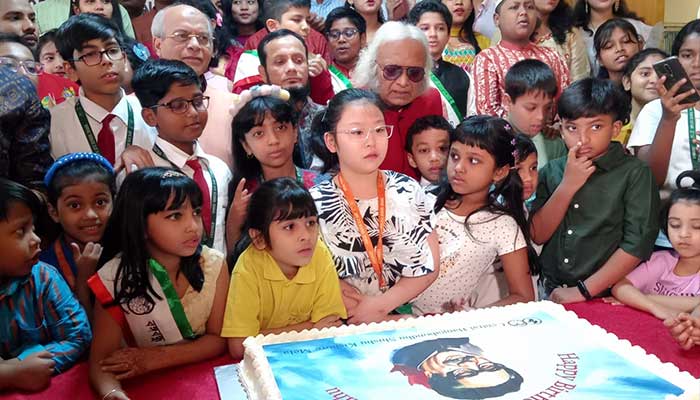 বঙ্গবন্ধুর জন্মবার্ষিকী ও শিশু দিবসে বিদেশি শিশুদের আঁকা চিত্র প্রদর্শনী বঙ্গবন্ধুর জন্মবার্ষিকী ও শিশু দিবসে বিদেশি শিশুদের আঁকা চিত্র প্রদর্শনী
