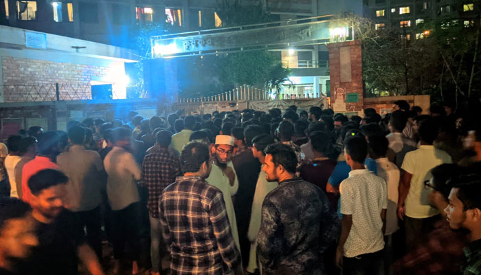 পরীক্ষা পদ্ধতির পরিবর্তন চেয়ে শেকৃবিতে বিক্ষোভ পরীক্ষা পদ্ধতির পরিবর্তন চেয়ে শেকৃবিতে বিক্ষোভ