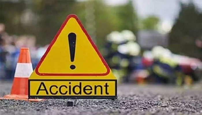 যাত্রীবাহী বাসের ধাক্কায় মাদ্রাসা শিক্ষকসহ নিহত ৩