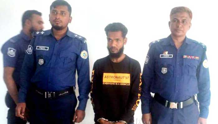 বিদেশি পিস্তল ও চাকুসহ যুবক গ্রেপ্তার