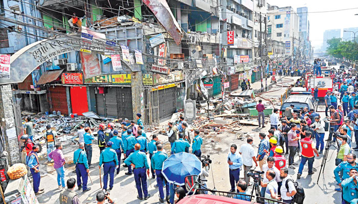 বিস্ফোরণে এবার কাঁপল সায়েন্স ল্যাব মোড়
