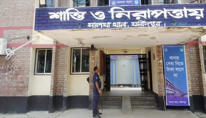 ইভটিজিংয়ের প্রতিবাদ, তরুণীর বাবা-চাচাকে পেটালেন ছাত্রলীগ সভাপতি!