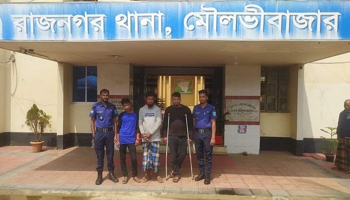 ‘ফুঁ দিলেই টাকা দ্বিগুণ’ চক্রের ৩ সদস্য গ্রেপ্তার